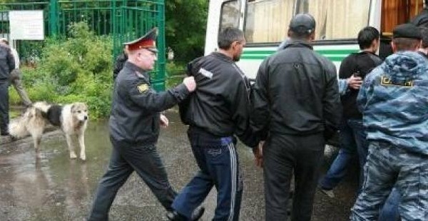 Должен суду? Пожалуйте в тюрьму!... 