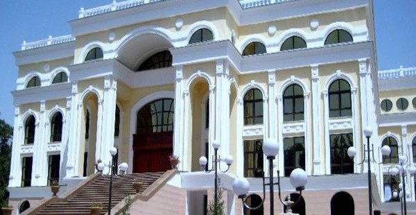 На заметку министру юстиции РТ Рустаму Менглиеву ЗАГСы: кто научит вежливости? 