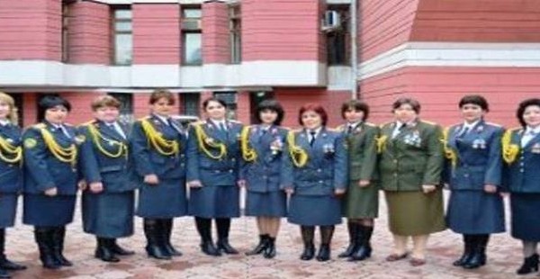 США повысили навыки таджикских женщин-милиционеров