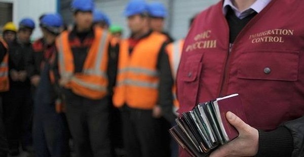 На строительстве цементного завода задержали 35 мигрантов (Новгородская область)