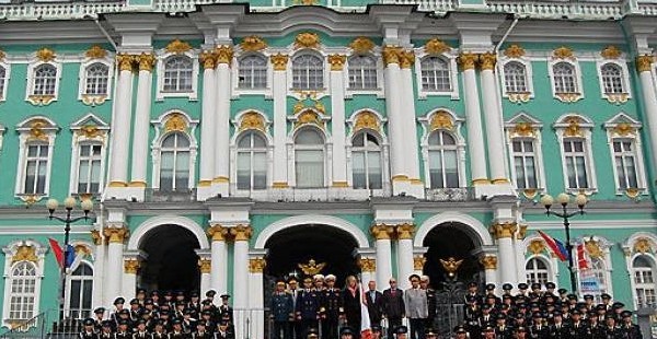 В Санкт-Петербурге прошли торжества по случаю выпуска офицеров, сержантов, кадет и суворовцев