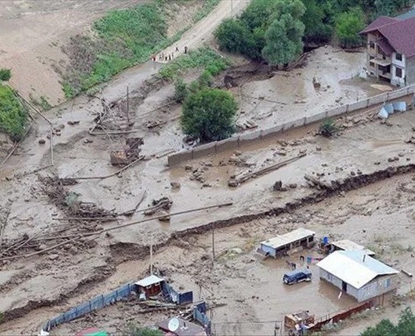 В Таджикистане сохраняется опасность схода селей 

