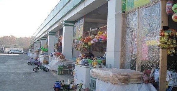 С перекрытием границы Кыргызстана с Таджикистаном выросли цены на продукты питания