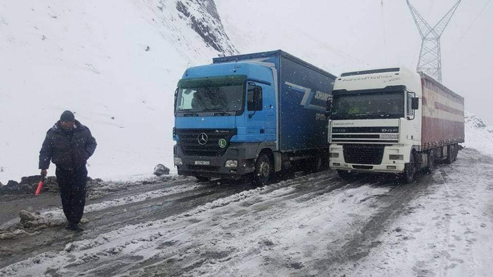 Бо сабаби садама роҳи Душанбе - Чаноқ муваққатан баста шуд