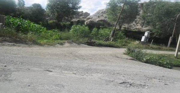 В Баткенской области началось строительство объездной дороги в обход таджикского анклава Ворух