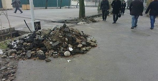 Грязь и опасные завалы 