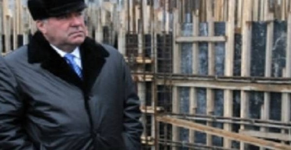 Э. Рахмон ознакомился с ходом строительства здания Налогового комитета