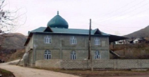 На юге Таджикистана открывают новые мечети, но закрывают медресе