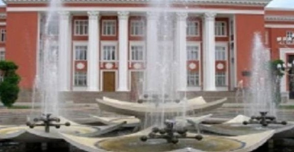 Девять сенаторов Таджикистана подали в отставку