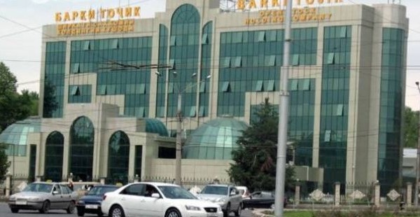 Некомпетентное самоуправство или должностная халатность исполнителя?
