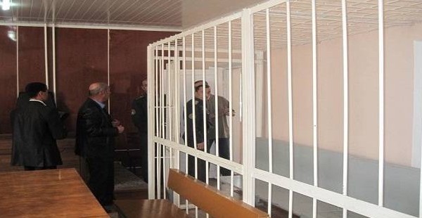 Исфандиёр: член 