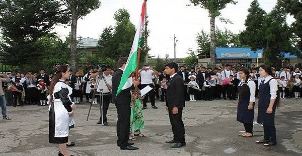Жители Душанбе: Выпускники не давали нам спать всю ночь!