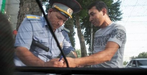 Таджикистан: «Старший брат» наблюдает за тобой и в классе, и за его стенами