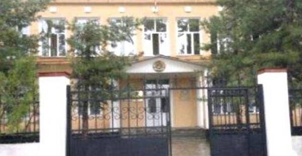 В Таджикистане суды штрафуют и предупреждают родителей, за то что их дети ходят в мечеть