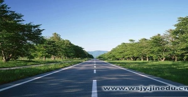 Автотрасса от Душанбе до границы с Узбекистаном будет сдана осенью