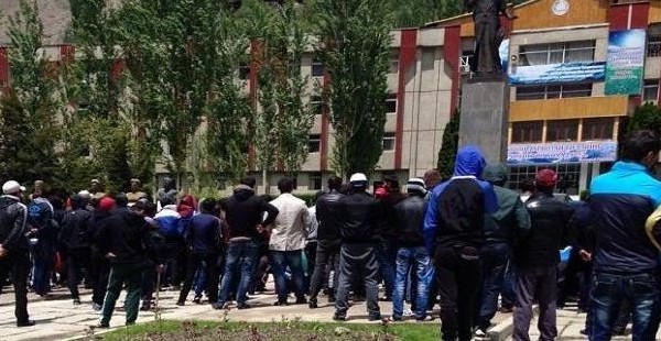 Противоречивые сообщения о переброске 100 солдат в Хорог