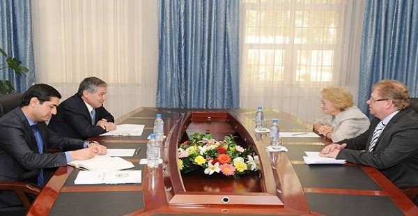 Глава МИД Таджикистана принял британскую баронессу Стерн