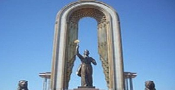 В День молодежи на главной площади страны 1 тыс. молодых людей исполнят гимн