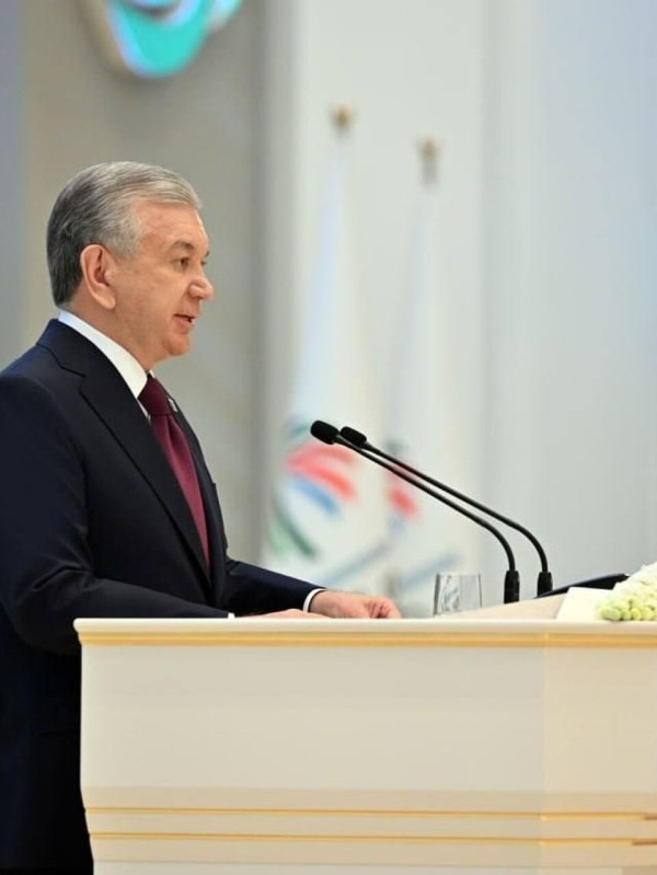 Шавкат Мирзиёев: “То соли 2040 бо коҳиши ҷараёни оби Сир ва Омӯ Осиёи Марказӣ ба камобӣ рӯ ба рӯ мешавад”