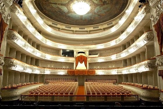 Санаи баргузории «Парасту» - рақобати театрҳои касбӣ маълум шуд