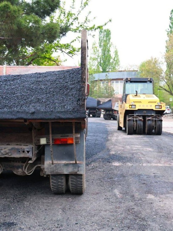 В Худжанде стартовали работы по обновлению внутриквартальных дорог в четырех микрорайонах 