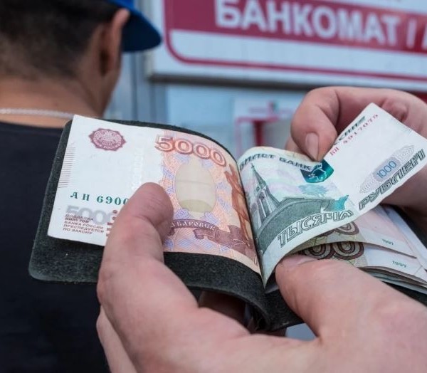 Денежные переводы мигрантов помогли Таджикистану избежать торгового разрыва