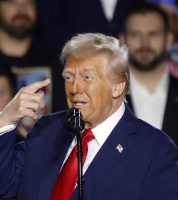 Трамп: “Бе бомбаборон бо Эрон ба созиш мерасем”