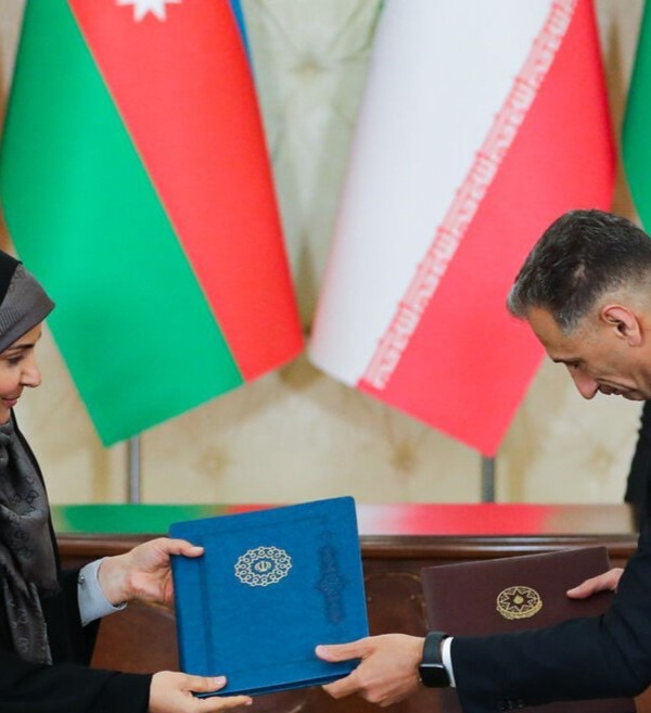 Иран и Азербайджан подписали семь меморандумов о сотрудничестве 