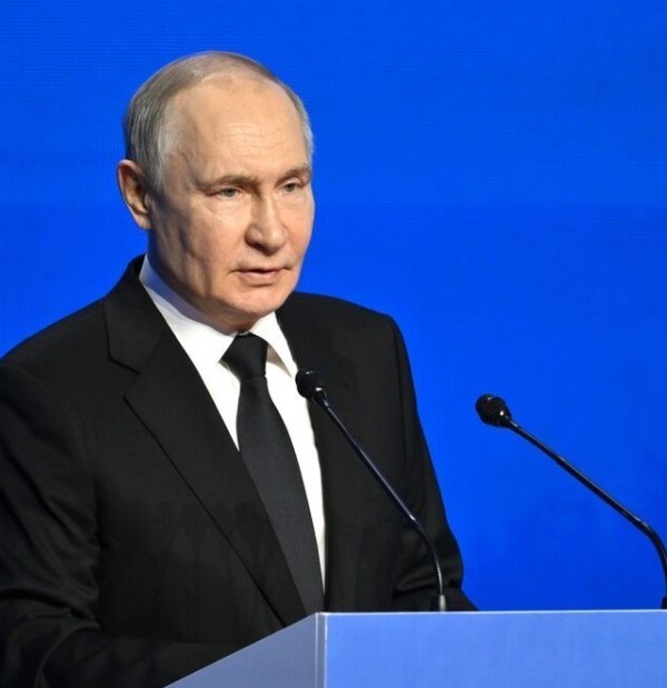 Путин: Россия продолжает развивать сотрудничество с исламскими странами 