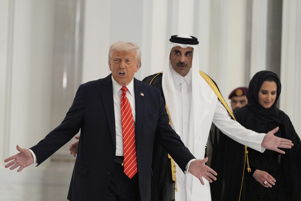 Трамп: “Эрон аз Амири Қатар сипосгузор бошад, ки аз ҳамлаи мо ба Эрон пешгирӣ мекунад”