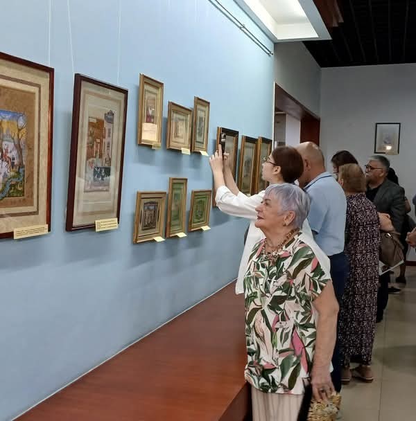 В Национальном музее Таджикистана действует выставка миниатюры
Олима Камолзода по мотивам Шахнаме