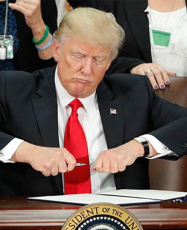 Трамп дар созиши ибтидоӣ бо Эрон таҳримҳои иқтисодиро коҳиш медиҳад