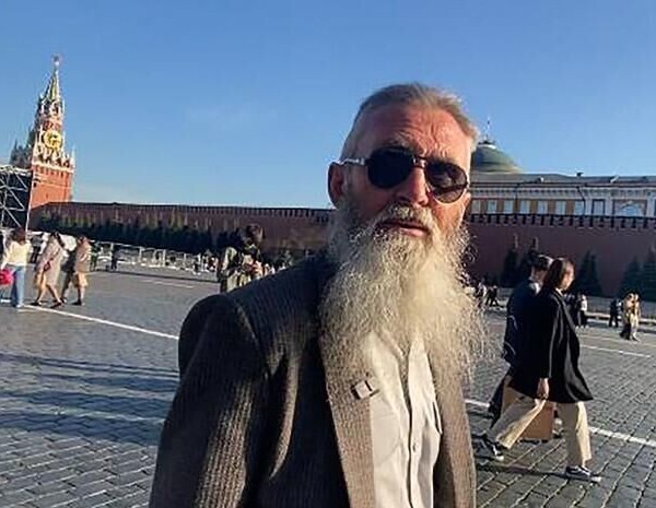 Толибон як сарбози собиқи русро баъди 41 сол аз Афғонистон “депорт” ва шаҳрвандиашро бекор карданд