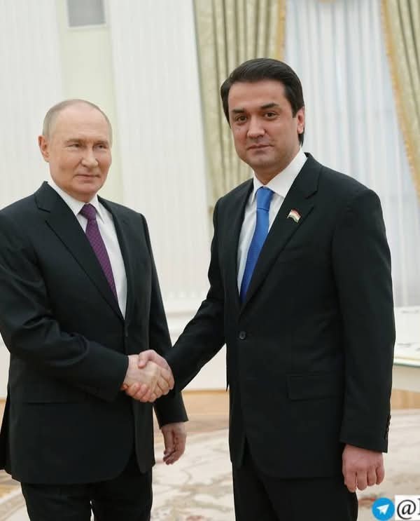 Рустами Эмомали встретился с Владимиром Путиным