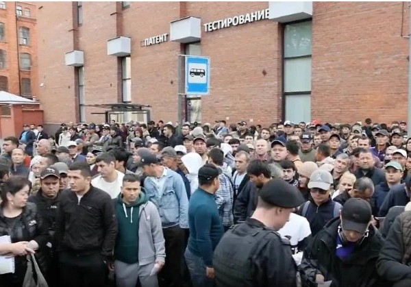 В Санкт-Петербурге задержали более 200 мигрантов
