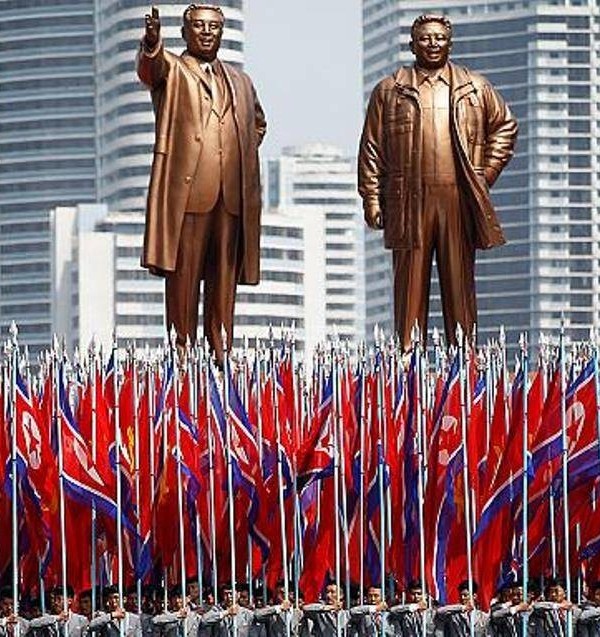 Кореяи Шимолӣ ба Амрико дар бораи шуълавар кардани ҷанг ҳушдор дод