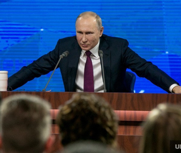 Ҳимояти журналисти турк аз журналистони эронӣ дар ҳузури Путин. “Оё аз Эрон ҳимоят мекунед?”