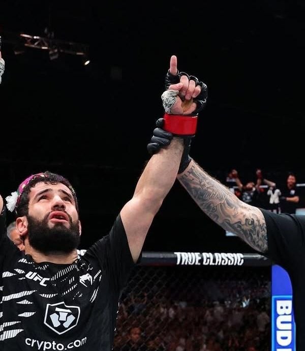 Рақиб аз Топ-15. Талаби Муҳаммад Наимов аз UFC пас аз ғалаба 