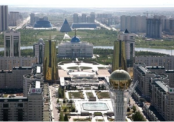 Қазоқистон расман пӯшидани бурқа ва ниқобро дар ҷойҳои ҷамъиятӣ манъ кард