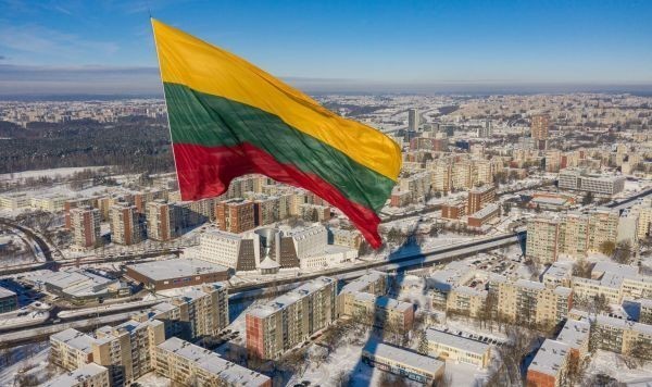 Литва может закрыть центр по выдаче ВНЖ в Таджикистане