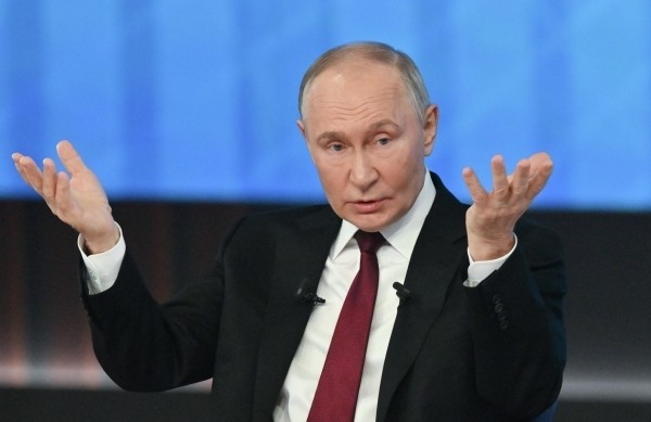 Путин: Запад игнорирует собственные проблемы, продолжая финансировать Украину 