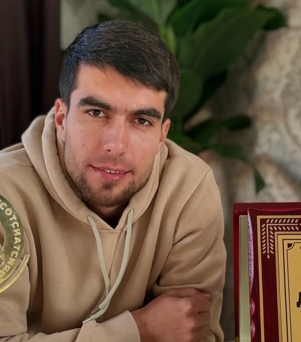 Шоҳин Муродов: “Дар блогинги тоҷик шахсони ҳирфаӣ кам ҳастанд”