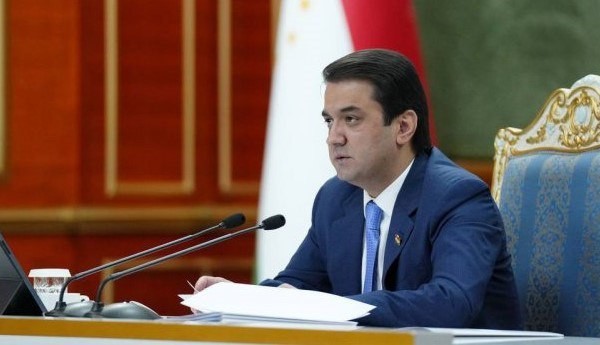 Дарёфти хонандагони лаёқатманд ва бозомӯзии омӯзгорон -  дастури Рустами Эмомалӣ