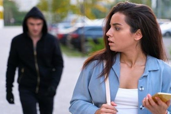 В Казахстане ввели уголовную ответственность за сталкинг и кражу невест 