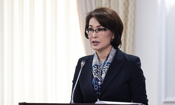 Вазири тандурустии Қазоқистон хостори қатъи хушунат бар зидди кормандони тиб шуд