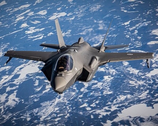 Ҳинд мегӯяд дигар ҷангандаҳои радаргурези F-35-ро намехарад