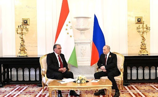 Путин натиҷаи мулоқоташ бо Стив Уиткоффро ба Эмомалӣ Раҳмон шарҳ дод