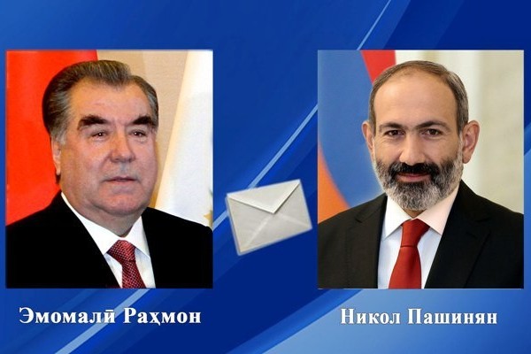 Эмомалӣ Раҳмон сулҳи миёни Арманистон ва Озарбойҷонро табрик гуфт