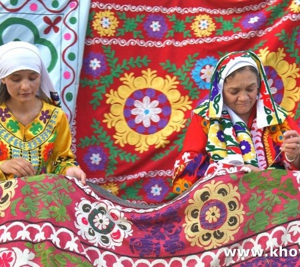В Таджикистане начался прием заявок на конкурс «Женщины за сохранение традиций» 