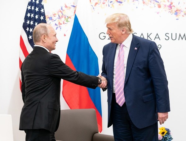 США временно смягчили санкции против России 